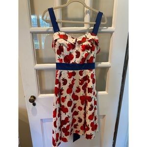 Disney Dress Shop Snow White Apples Dress Size Large